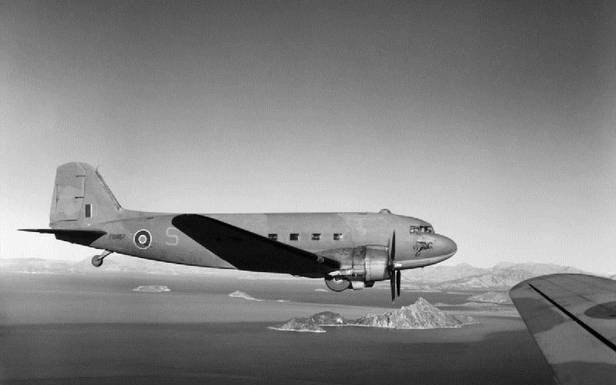 Samolot Dakota z 267 dywizjonu RAF, używanego do komunikacji z ruchem oporu w okupowanej Europie